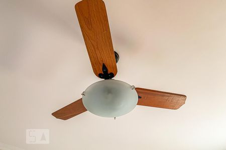 Casa à venda com 261m², 4 quartos e 6 vagas Casa à venda com 261m², 4 quartos e 6 vagasQuarto 3