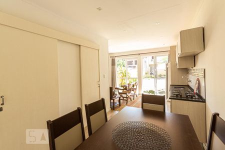 Casa à venda com 357m², 4 quartos e 3 vagas Casa à venda com 357m², 4 quartos e 3 vagasSalão de Festas