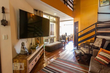 Sala de casa à venda com 4 quartos, 357m² em Santa Tereza, Porto Alegre