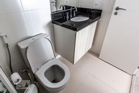 Banheiro de kitnet/studio para alugar com 1 quarto, 40m² em Consolação, São Paulo