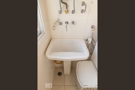 Apartamento para alugar com 57m², 2 quartos e 1 vagaÁrea de Serviço