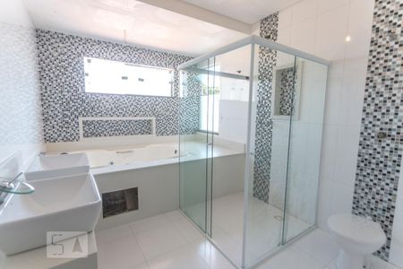 Casa à venda com 580m², 7 quartos e sem vagaBanheiro suíte 6