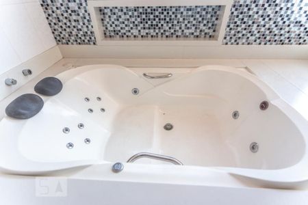 Casa à venda com 580m², 7 quartos e sem vagaBanheira