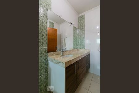 Casa à venda com 291m², 4 quartos e 2 vagas Casa à venda com 291m², 4 quartos e 2 vagasBanheiro da Suíte 1