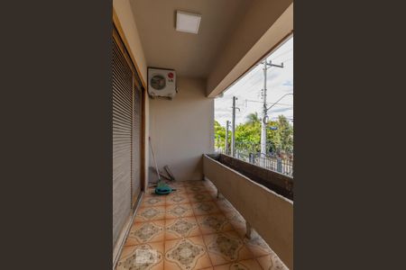 Casa à venda com 291m², 4 quartos e 2 vagas Casa à venda com 291m², 4 quartos e 2 vagasSacada