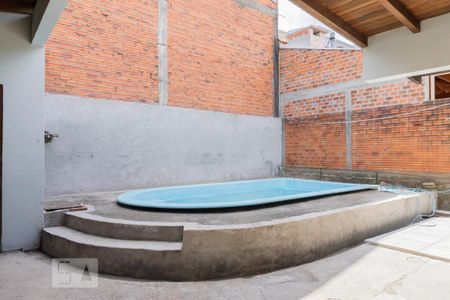 Casa à venda com 291m², 4 quartos e 2 vagas Casa à venda com 291m², 4 quartos e 2 vagasÁrea Externa/Piscina