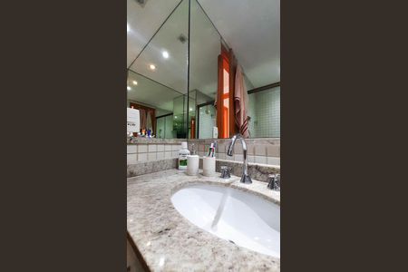 Apartamento para alugar com 83m², 3 quartos e 2 vagasBanheiro suíte 