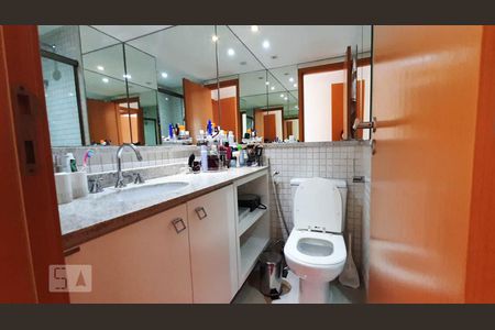 Apartamento para alugar com 83m², 3 quartos e 2 vagasBanheiro suíte 