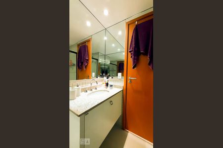 Apartamento para alugar com 83m², 3 quartos e 2 vagasBanheiro social 