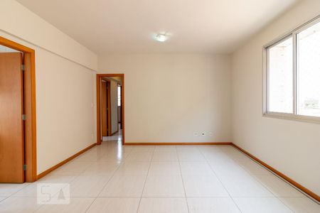 Sala de Apartamento com 3 quartos, 81m² Prado