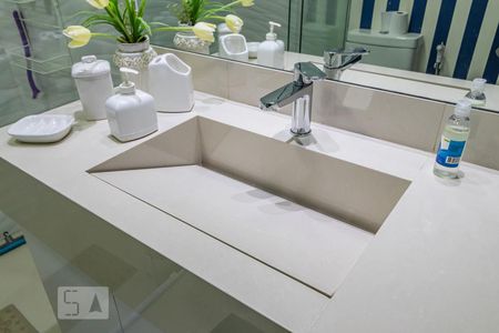 Apartamento à venda com 120m², 2 quartos e 2 vagasDetalhe do Banheiro da Suíte 1