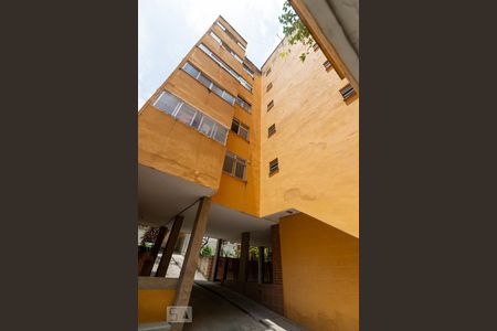 Apartamento à venda com 70m², 2 quartos e sem vagaFachada do bloco