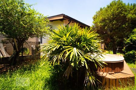 Casa à venda com 170m², 3 quartos e 3 vagas Casa à venda com 170m², 3 quartos e 3 vagasQuintal