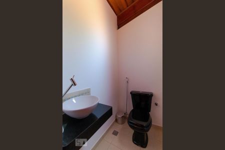 Casa à venda com 170m², 3 quartos e 3 vagas Casa à venda com 170m², 3 quartos e 3 vagasLavabo 02