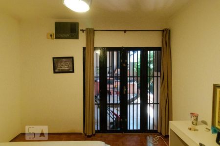 Casa à venda com 170m², 3 quartos e 3 vagas Casa à venda com 170m², 3 quartos e 3 vagasQuarto 01