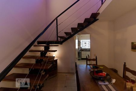 Casa à venda com 170m², 3 quartos e 3 vagas Casa à venda com 170m², 3 quartos e 3 vagasSalas