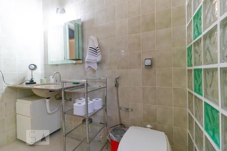 Casa à venda com 170m², 3 quartos e 3 vagas Casa à venda com 170m², 3 quartos e 3 vagasBanheiro