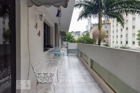 Apartamento à venda com 240m², 4 quartos e 1 vagaVaranda