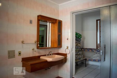 Casa para alugar com 288m², 6 quartos e 2 vagasBanheiro 2