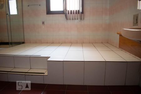 Casa para alugar com 288m², 6 quartos e 2 vagasBanheiro 2