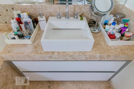 Apartamento à venda com 265m², 3 quartos e 5 vagasBanheiro da Suíte 2 