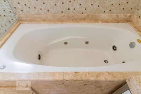 Apartamento à venda com 265m², 3 quartos e 5 vagasBanheiro da Suíte 2 