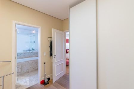 Apartamento à venda com 265m², 3 quartos e 5 vagasCloset da Suíte 2 