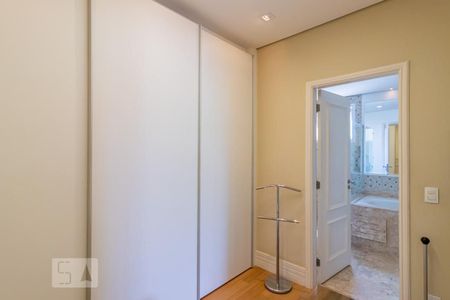 Apartamento à venda com 265m², 3 quartos e 5 vagasCloset da Suíte 2 