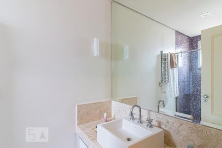 Apartamento à venda com 265m², 3 quartos e 5 vagasBanheiro da Suíte 1