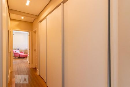 Apartamento à venda com 265m², 3 quartos e 5 vagasCorredor 