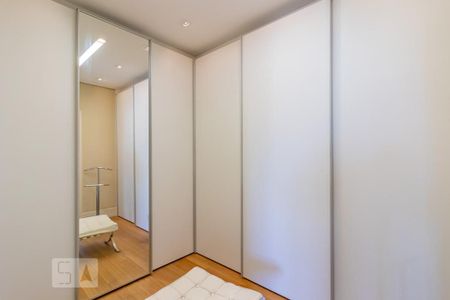 Apartamento à venda com 265m², 3 quartos e 5 vagasCloset da Suíte 2 