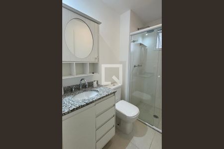 Banheiro da Suíte 1 de apartamento para alugar com 2 quartos, 67m² em Alphaville Empresarial, Barueri