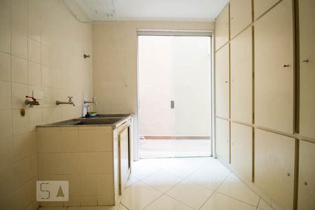 Casa à venda com 300m², 3 quartos e 4 vagasLavanderia