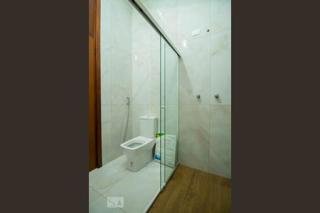 Casa à venda com 300m², 3 quartos e 4 vagasBanheiro da Suíte 2