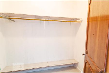 Casa à venda com 280m², 3 quartos e 2 vagasCloset da Suíte