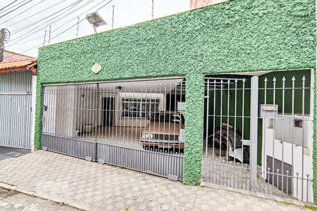 Casa à venda com 280m², 3 quartos e 2 vagasFachada