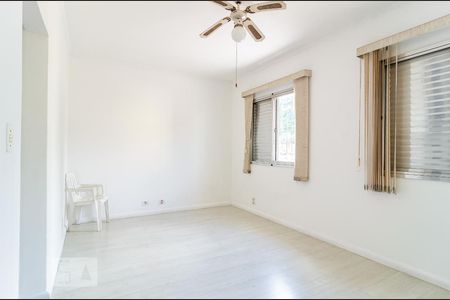 Casa à venda com 280m², 3 quartos e 2 vagasSuíte