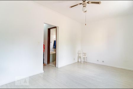 Casa à venda com 280m², 3 quartos e 2 vagasSuíte