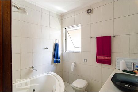 Casa à venda com 280m², 3 quartos e 2 vagasBanheiro da Suíte