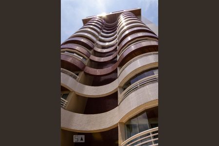 Apartamento para alugar com 55m², 1 quarto e 1 vaga Apartamento para alugar com 55m², 1 quarto e 1 vagaFachada