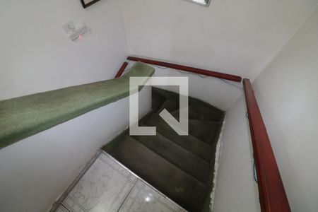 Escada de acesso aos dormitorios de casa à venda com 3 quartos, 182m² em Catumbi, São Paulo