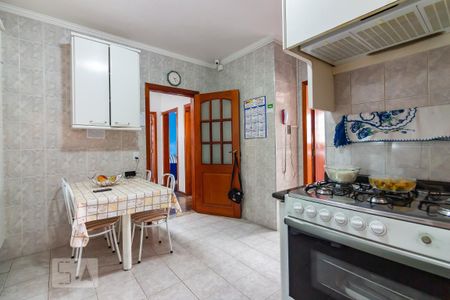 Casa à venda com 400m², 4 quartos e 6 vagas Casa à venda com 400m², 4 quartos e 6 vagasCozinha