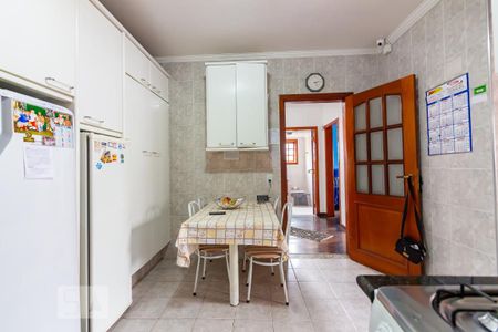 Casa à venda com 400m², 4 quartos e 6 vagas Casa à venda com 400m², 4 quartos e 6 vagasCozinha