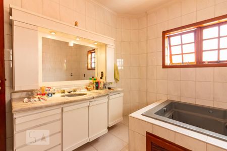 Casa à venda com 400m², 4 quartos e 6 vagas Casa à venda com 400m², 4 quartos e 6 vagasBanheiro da Suíte 1