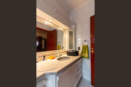 Casa à venda com 400m², 4 quartos e 6 vagas Casa à venda com 400m², 4 quartos e 6 vagasBanheiro da Suíte 2