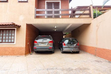 Casa à venda com 400m², 4 quartos e 6 vagas Casa à venda com 400m², 4 quartos e 6 vagasGaragem