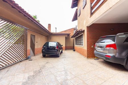 Casa à venda com 400m², 4 quartos e 6 vagas Casa à venda com 400m², 4 quartos e 6 vagasGaragem