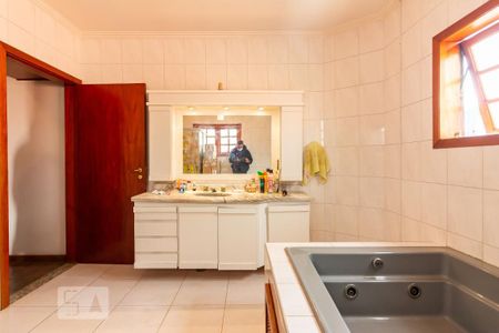 Casa à venda com 400m², 4 quartos e 6 vagas Casa à venda com 400m², 4 quartos e 6 vagasBanheiro da Suíte 1