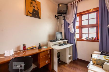 Casa à venda com 400m², 4 quartos e 6 vagas Casa à venda com 400m², 4 quartos e 6 vagasQuarto