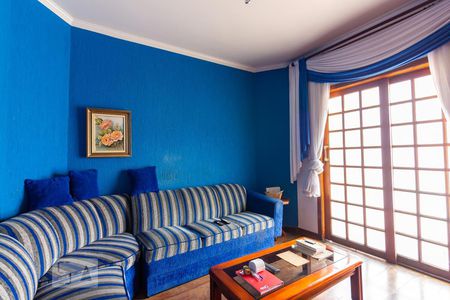 Casa à venda com 400m², 4 quartos e 6 vagas Casa à venda com 400m², 4 quartos e 6 vagasSala de Estar